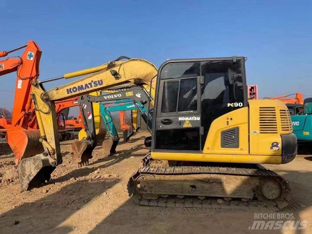 Komatsu PC 70 Paletli ekskavatörler