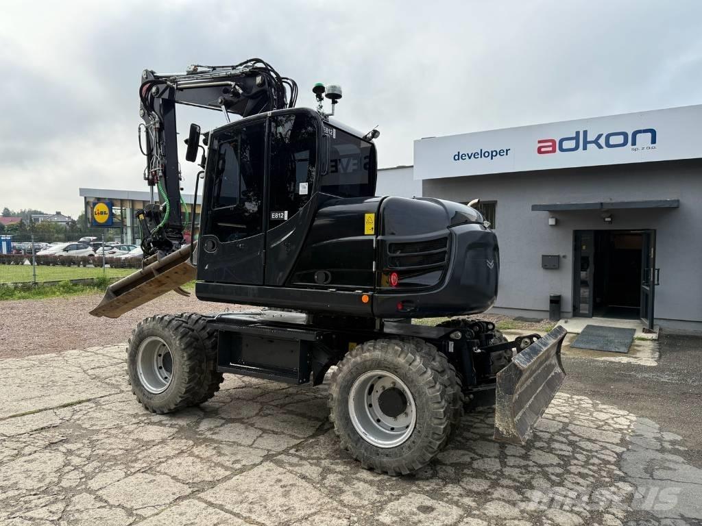 Yanmar B 110 W Lastik tekerli ekskavatörler