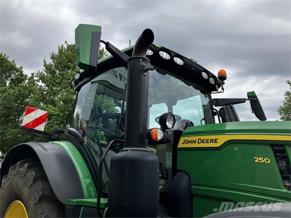 John Deere 6R 250 Traktörler