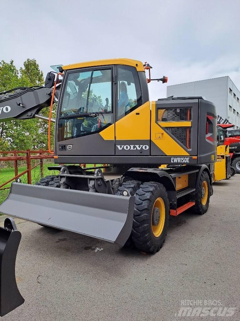 Volvo EWR150E Lastik tekerli ekskavatörler