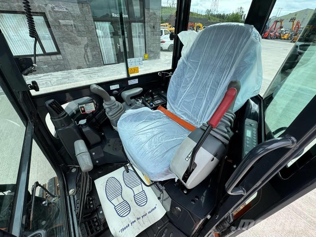 Hitachi ZX 26 U-6CLR Mini ekskavatörler, 7 tona dek