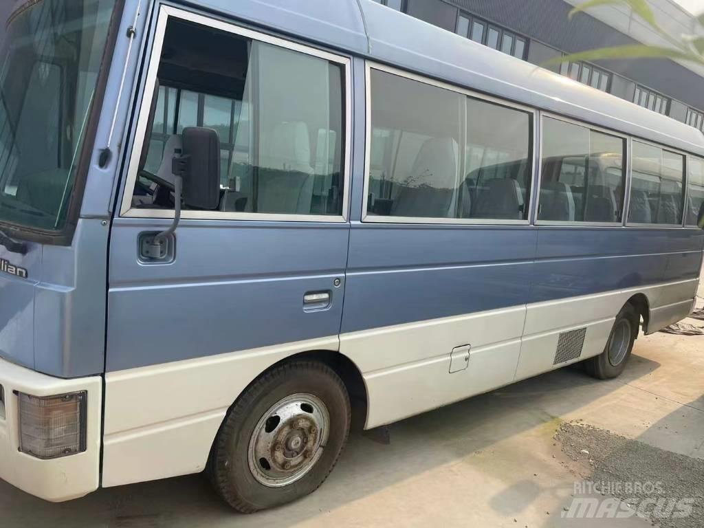 Nissan Civilian Sehirlerarasi otobüsler