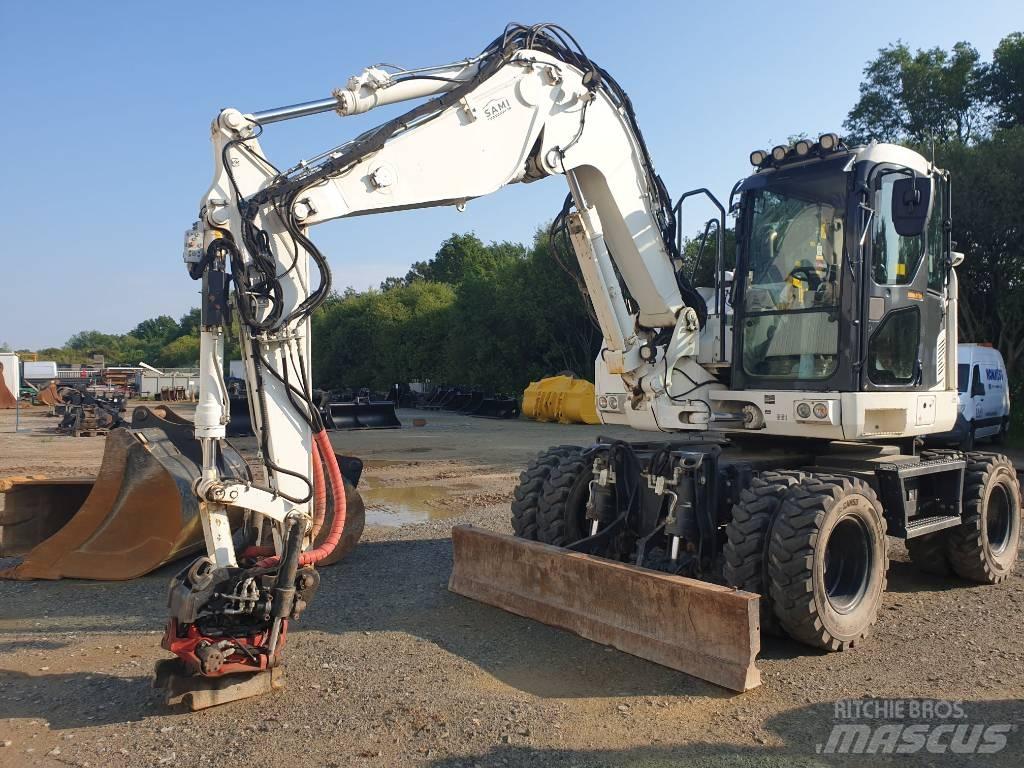 Komatsu PW118MR-11 Lastik tekerli ekskavatörler