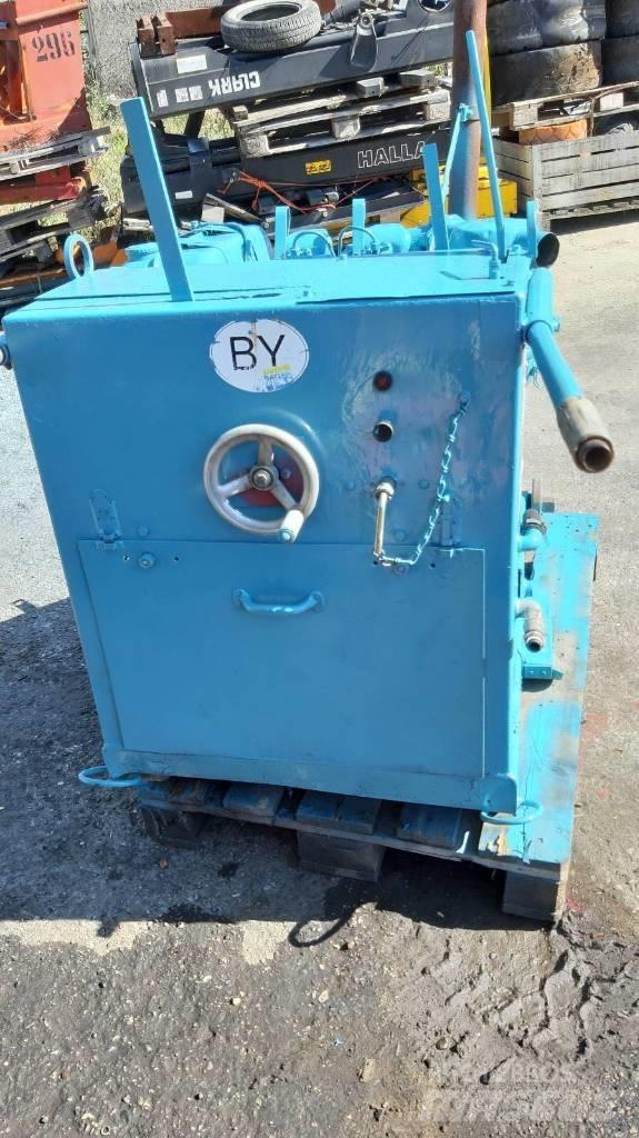 Hanix 32 HP Diger