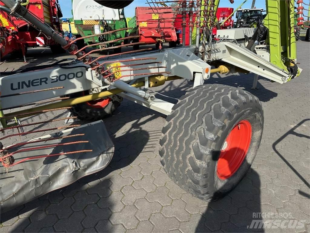 CLAAS Liner 3000 Kendi yürür saman makinaları