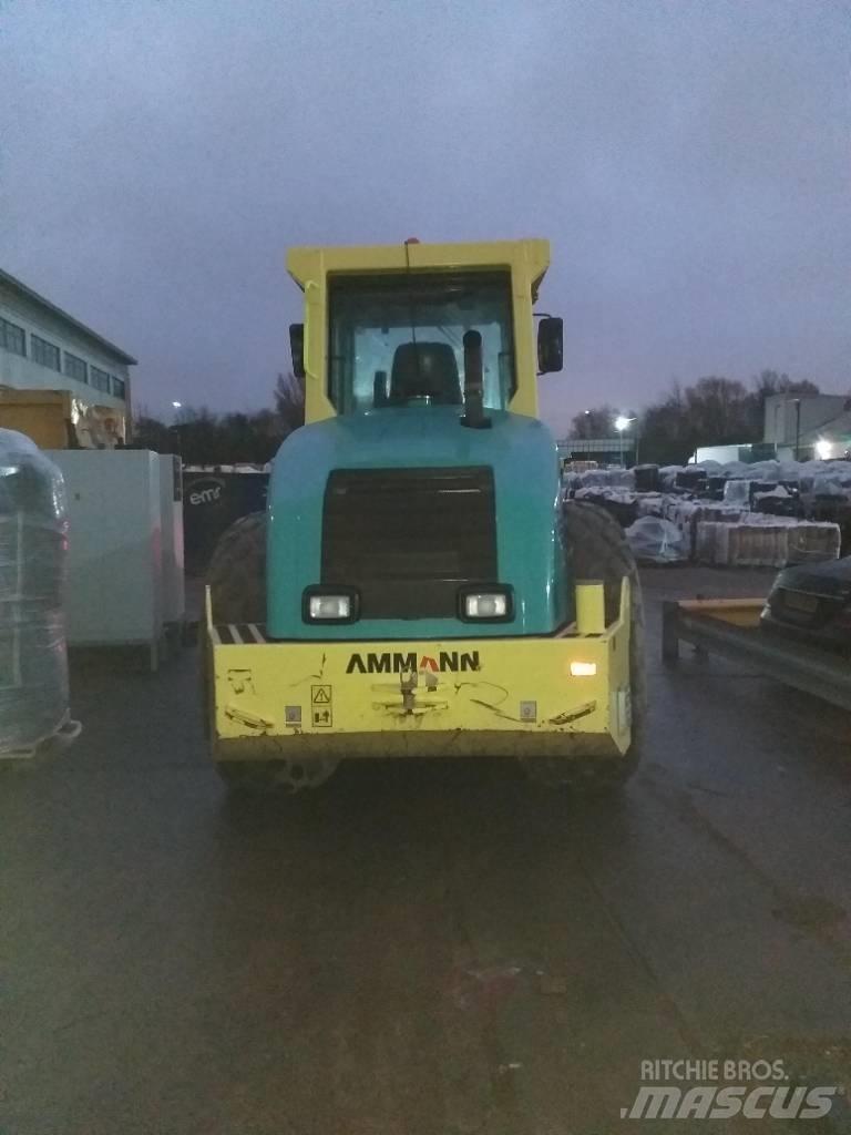 Ammann ASC 130 Çift tamburlu silindirler