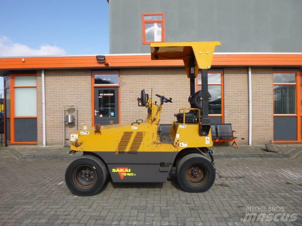 Sakai TS 160 Pnömatik lastikli silindirler