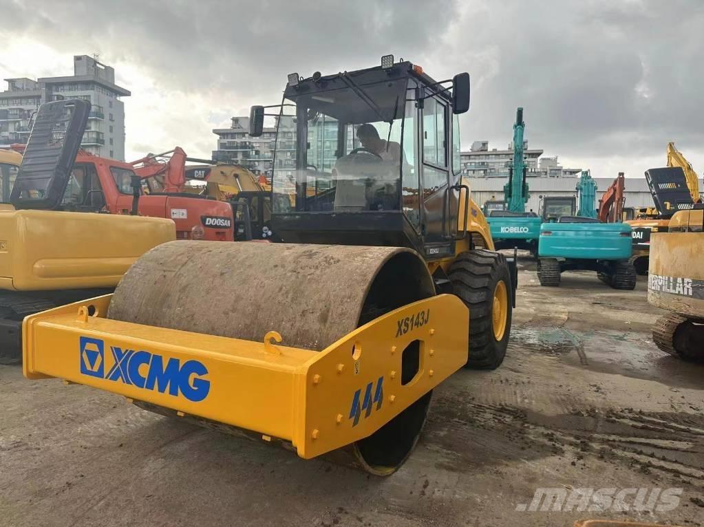 XCMG XS 143 Tek tamburlu silindirler