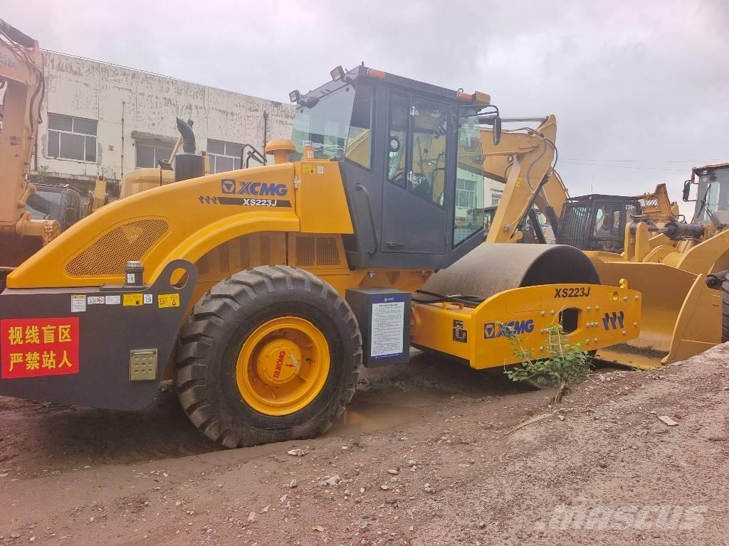 XCMG XS223J Tek tamburlu silindirler