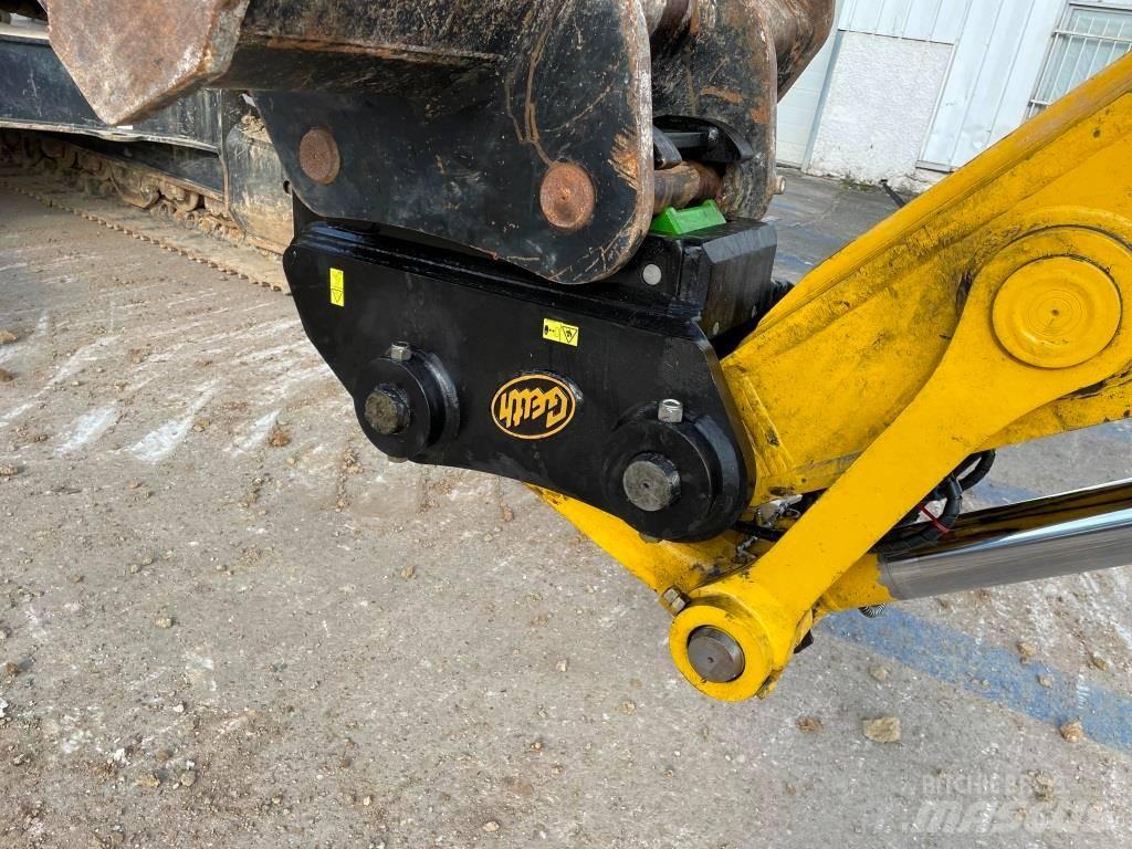 Komatsu PC240LC-11E0 Paletli ekskavatörler
