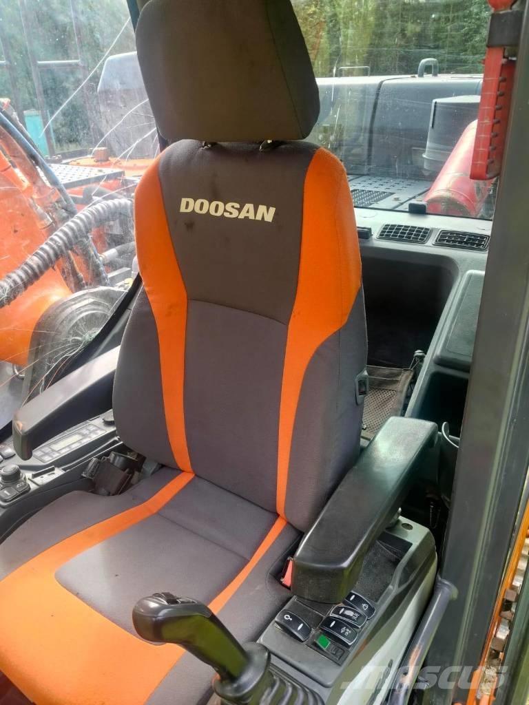 Doosan DX 300 LC Paletli ekskavatörler