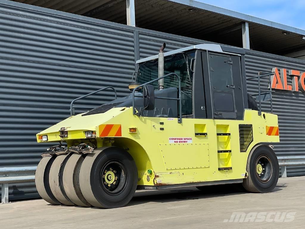 Ammann AP 240 Pnömatik lastikli silindirler