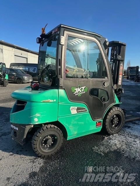 Mitsubishi FD25N3 Dizel forkliftler