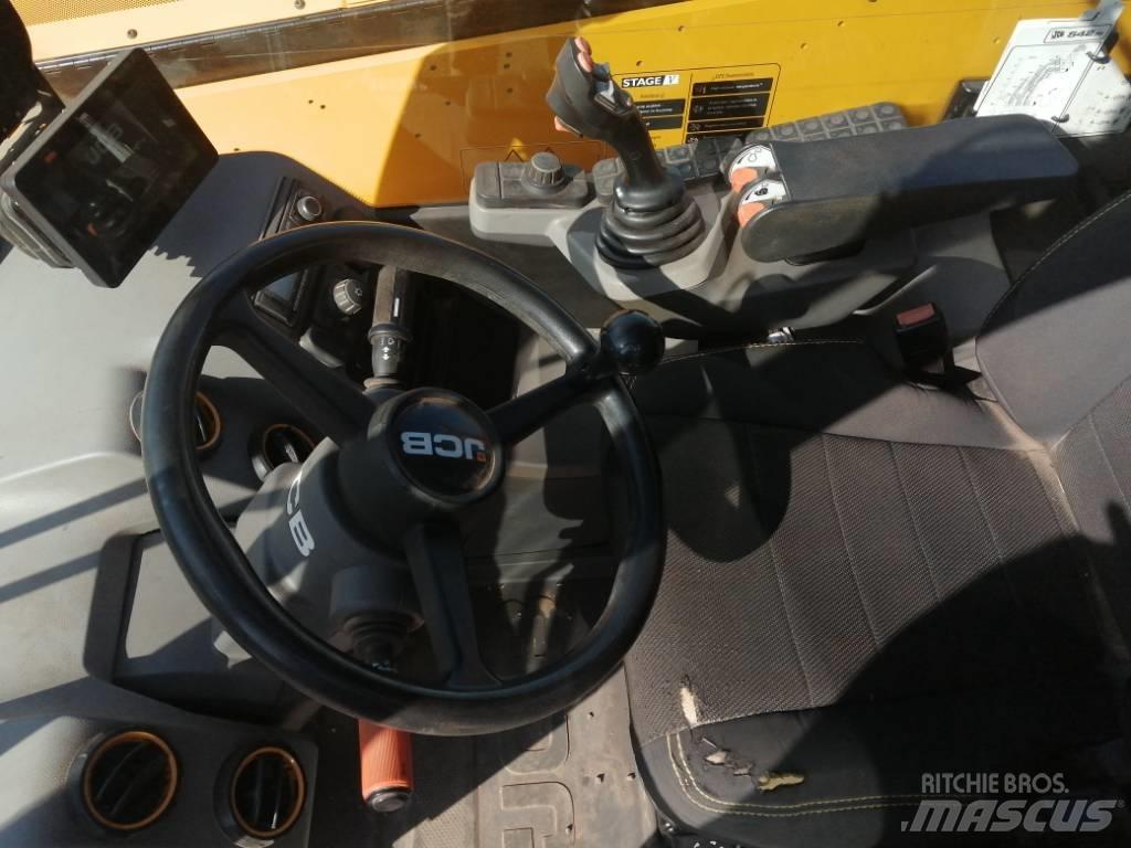 JCB 542-70 Tarimsal teleskopik yükleyiciler