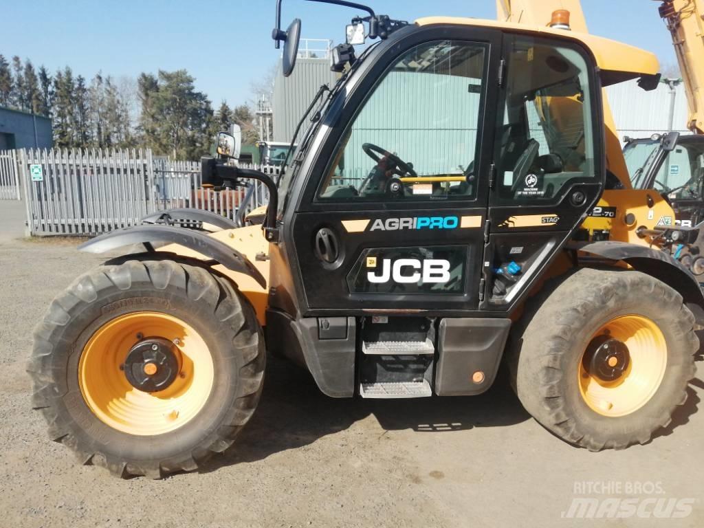 JCB 542-70 Tarimsal teleskopik yükleyiciler