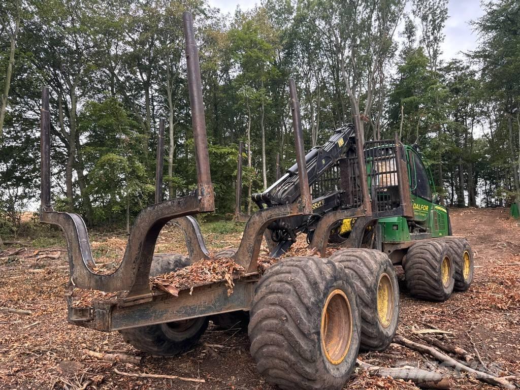 John Deere 1110 E Tomruk yükleyici traktörler