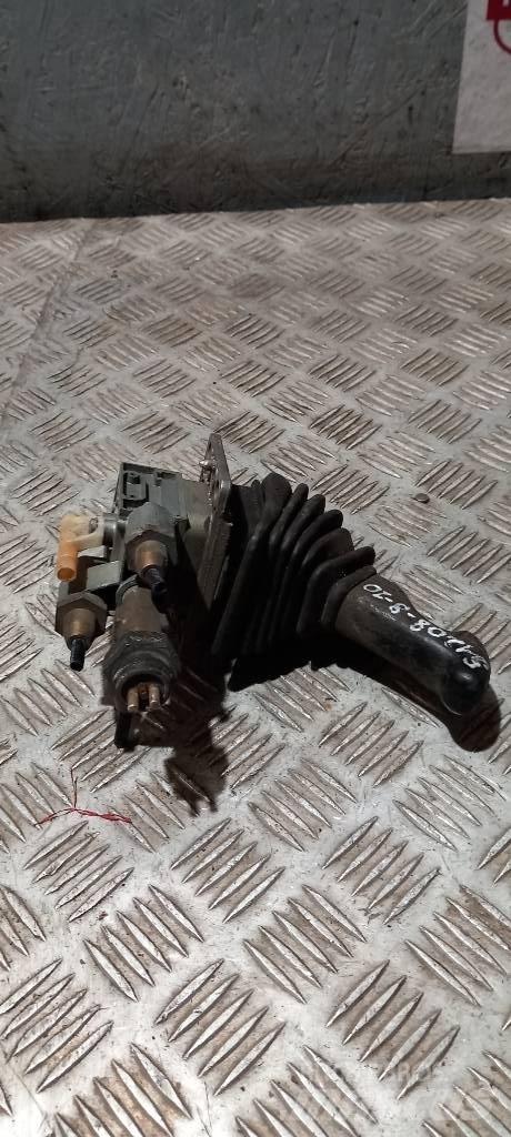 Scania S 94   1324425 Kabinler