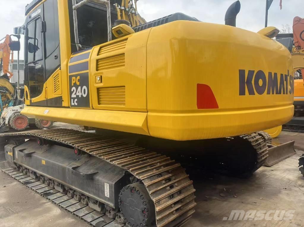 Komatsu PC 240 LC Paletli ekskavatörler