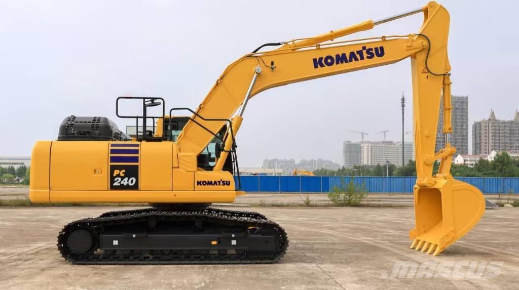 Komatsu PC 240 LC Paletli ekskavatörler