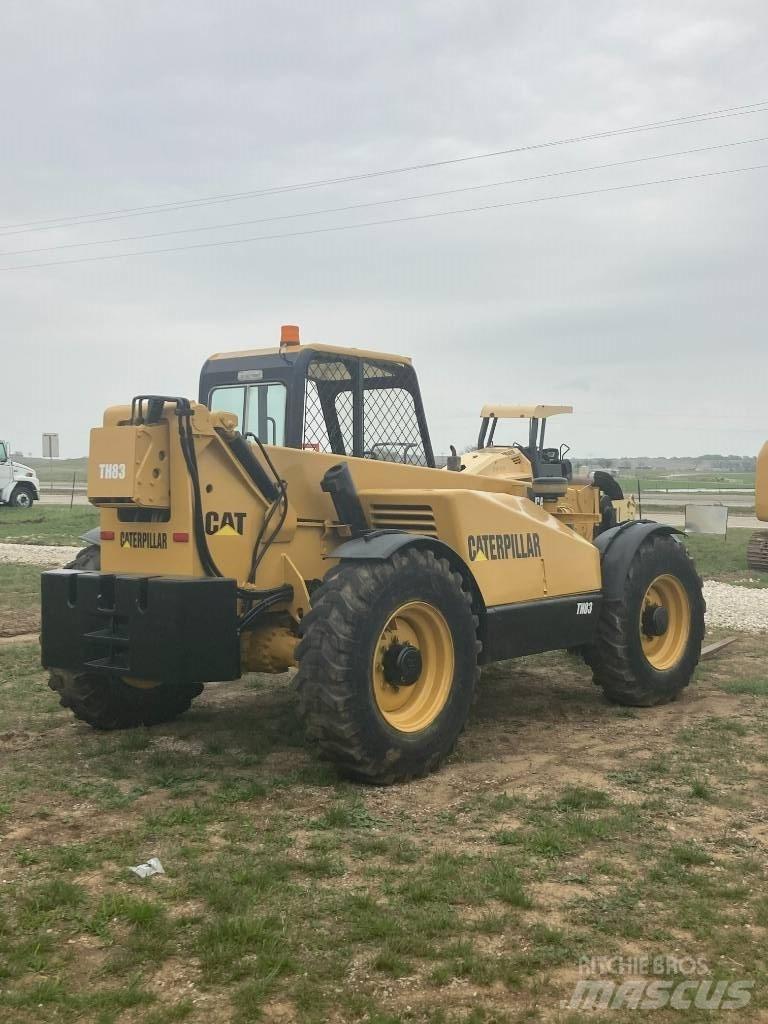 CAT TH83 Teleskopik yükleyiciler