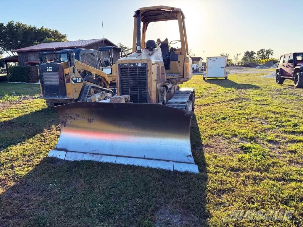 CAT D 3 G Paletli dozerler