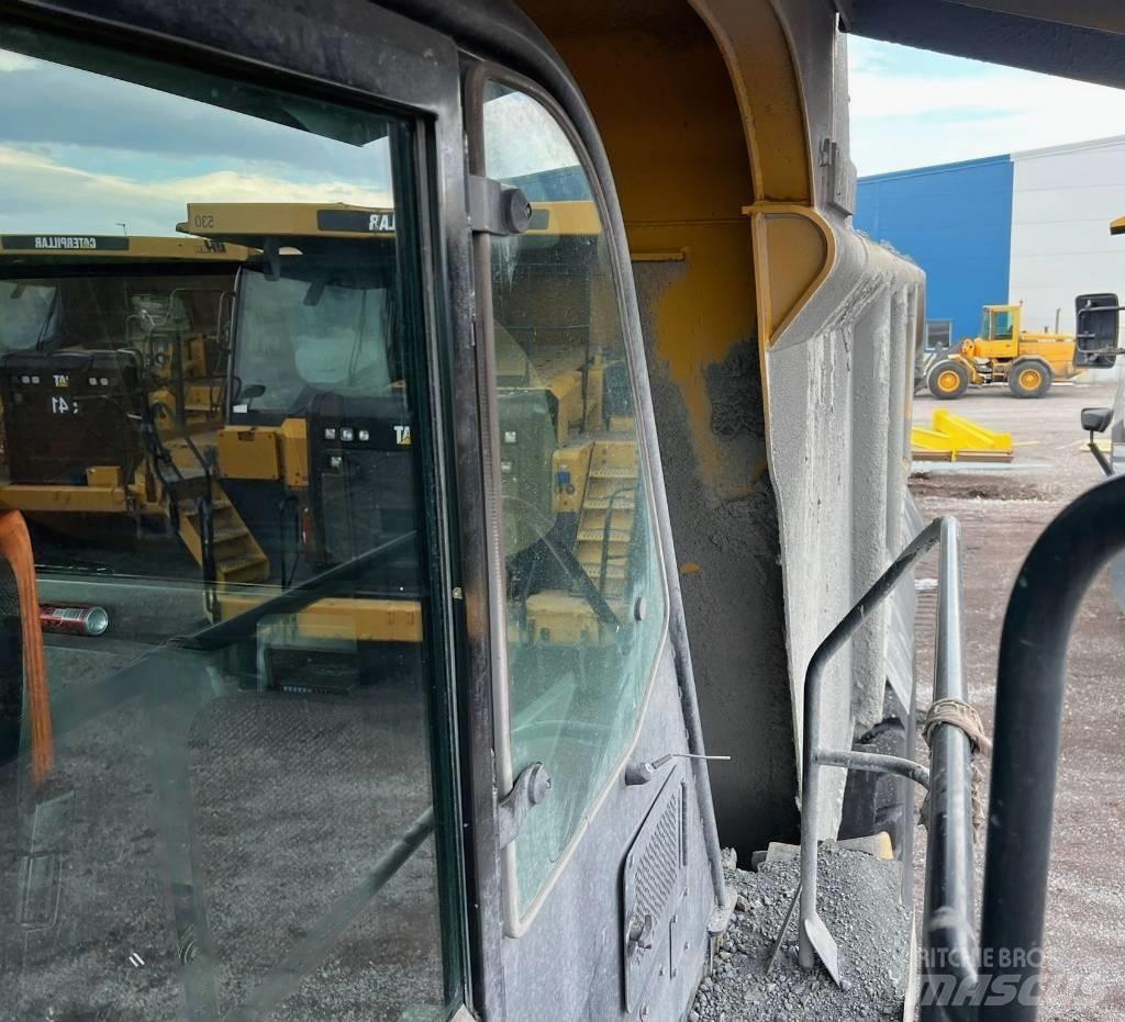 CAT 775 G Yol disi kaya kamyonu