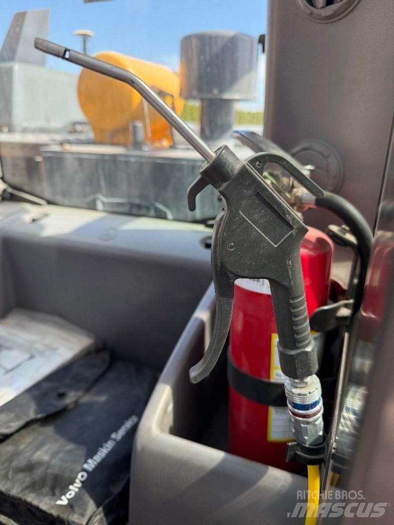 Volvo EC 220 EL Paletli ekskavatörler