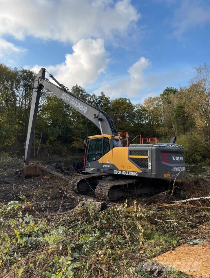 Volvo 250E LR Paletli ekskavatörler