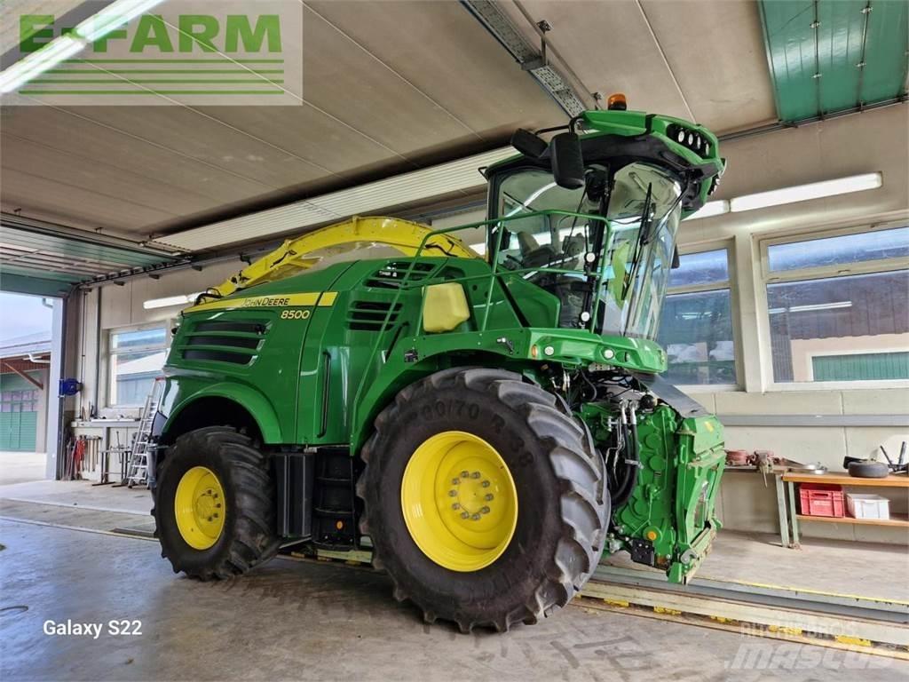 John Deere 8500 Kendi yürür silaj makinalari