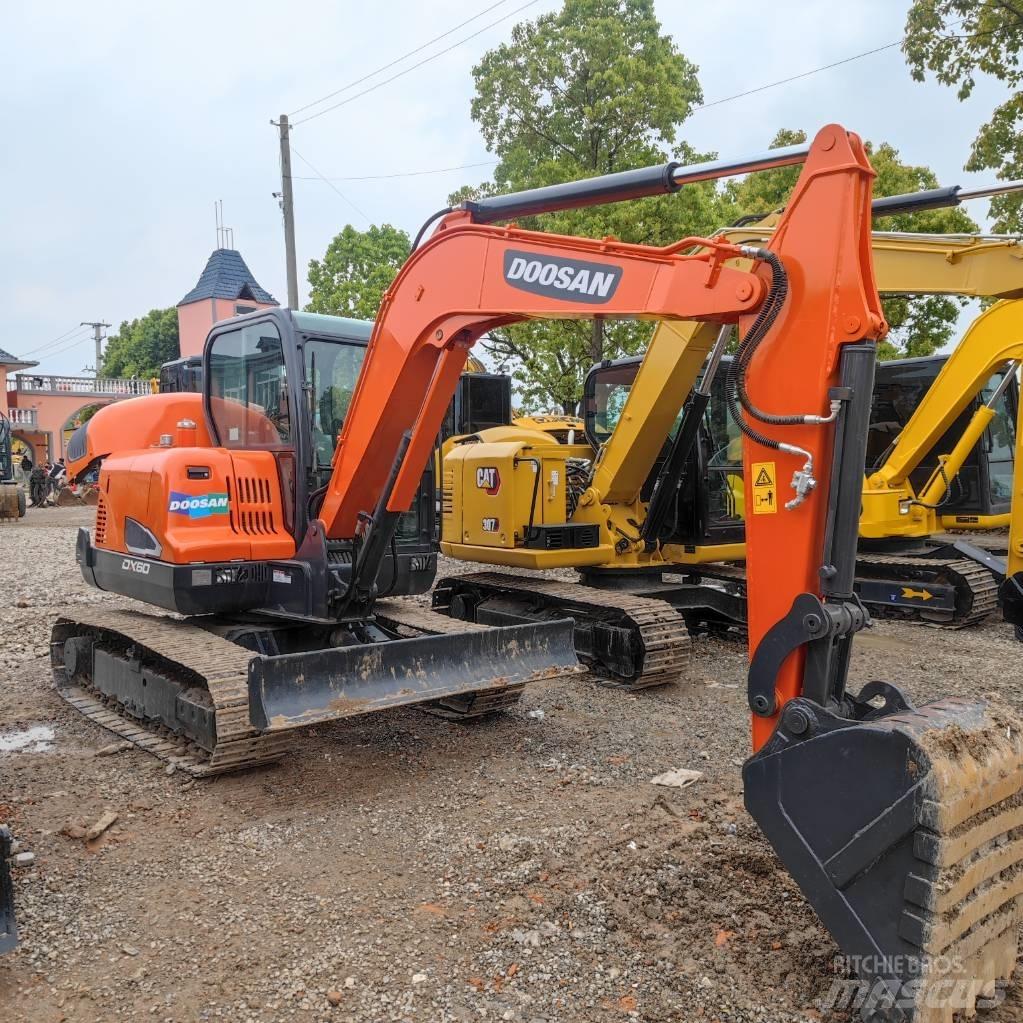 Doosan DX60 Mini ekskavatörler, 7 tona dek