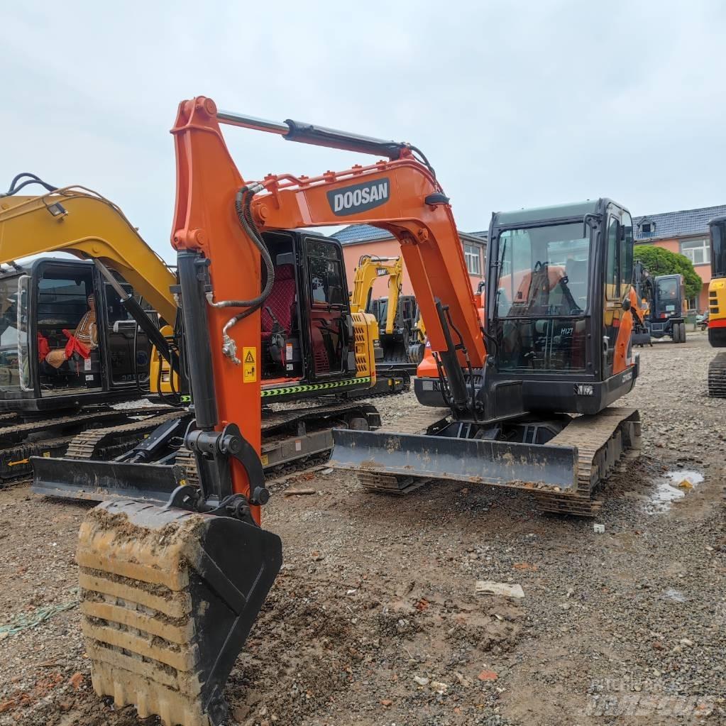 Doosan DX60 Mini ekskavatörler, 7 tona dek