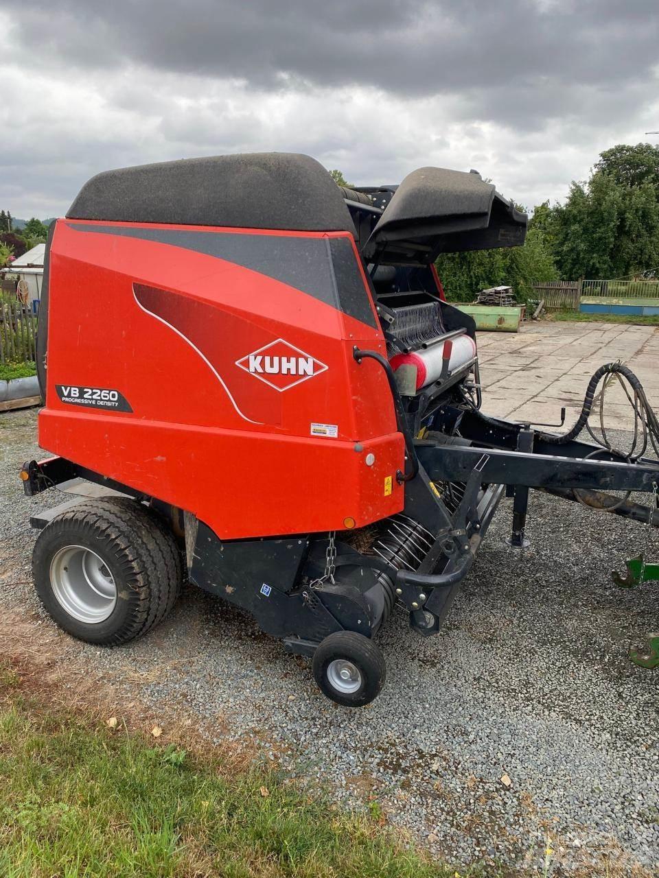 Kuhn VB 2260 Rulo balya makinalari