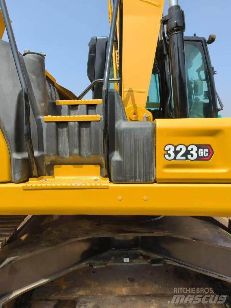 CAT 323 GC Paletli ekskavatörler