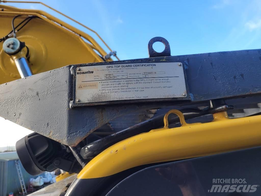 Komatsu PC 210 LC-11 Paletli ekskavatörler