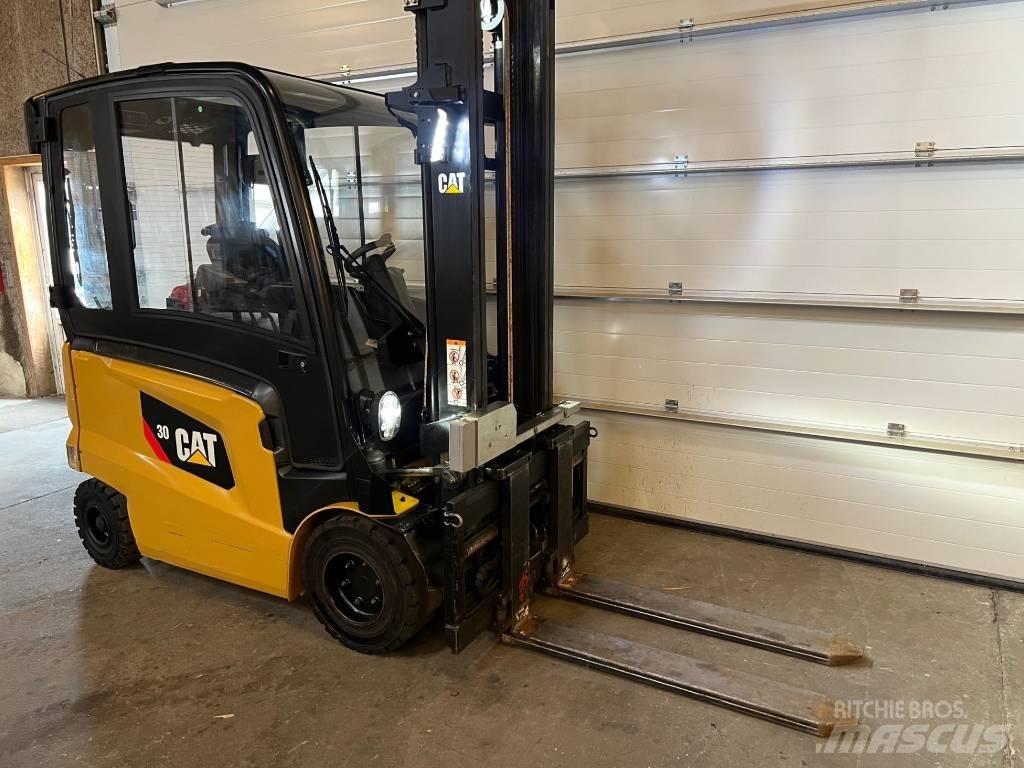 CAT EP30CN Elektrikli forkliftler