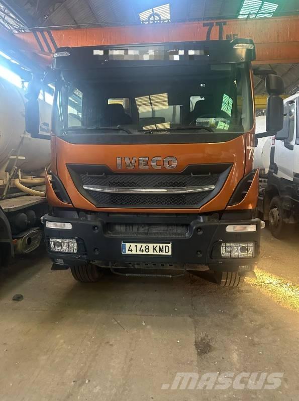 Iveco Hormigonera Beton pompaları