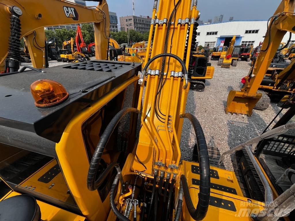 Komatsu PC 240 LC-8 Paletli ekskavatörler