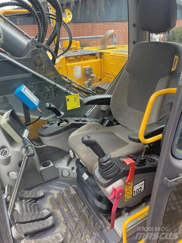 Volvo ECR235C Paletli ekskavatörler