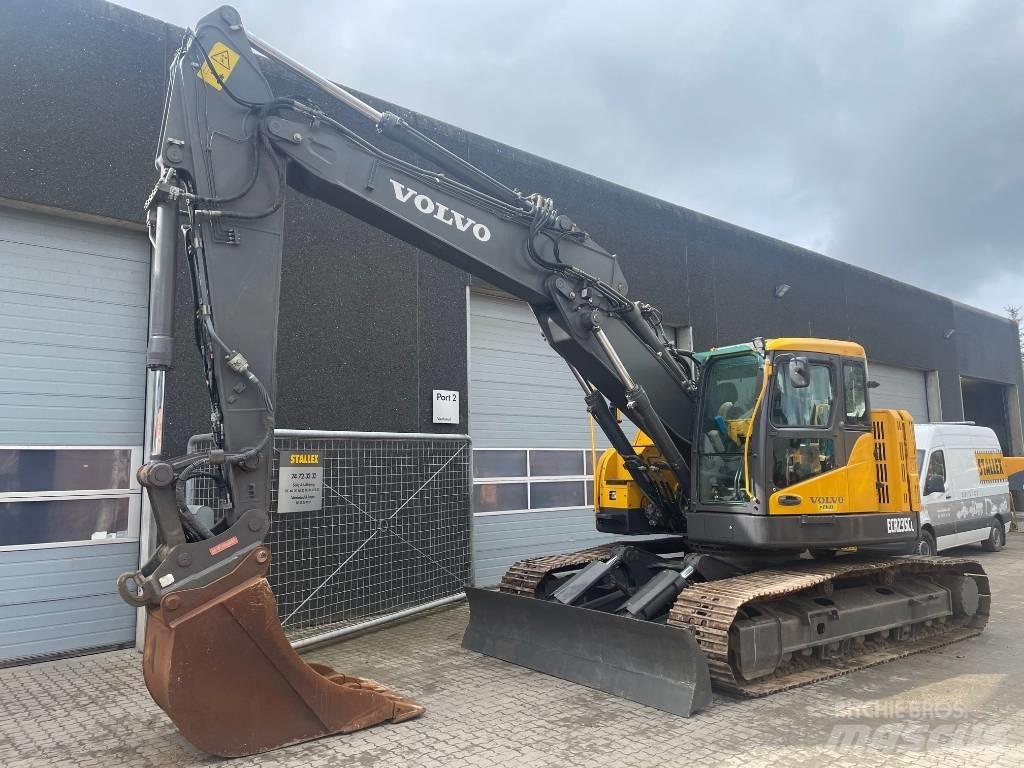Volvo ECR235C Paletli ekskavatörler