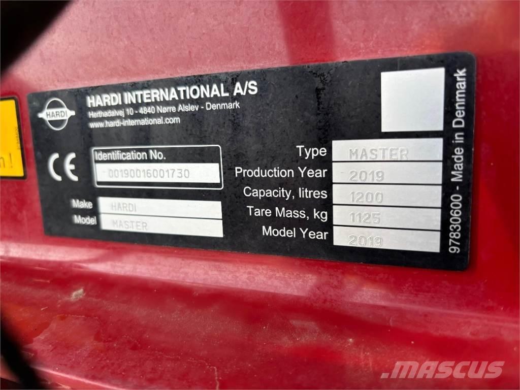 Hardi Master 1200 Çekilir pülverizatörler