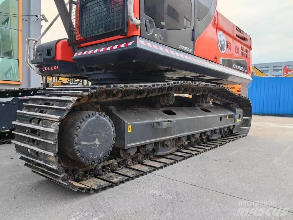 Doosan DX225LC-9C Paletli ekskavatörler