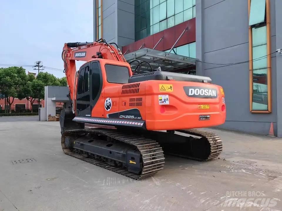 Doosan DX225LC-9C Paletli ekskavatörler