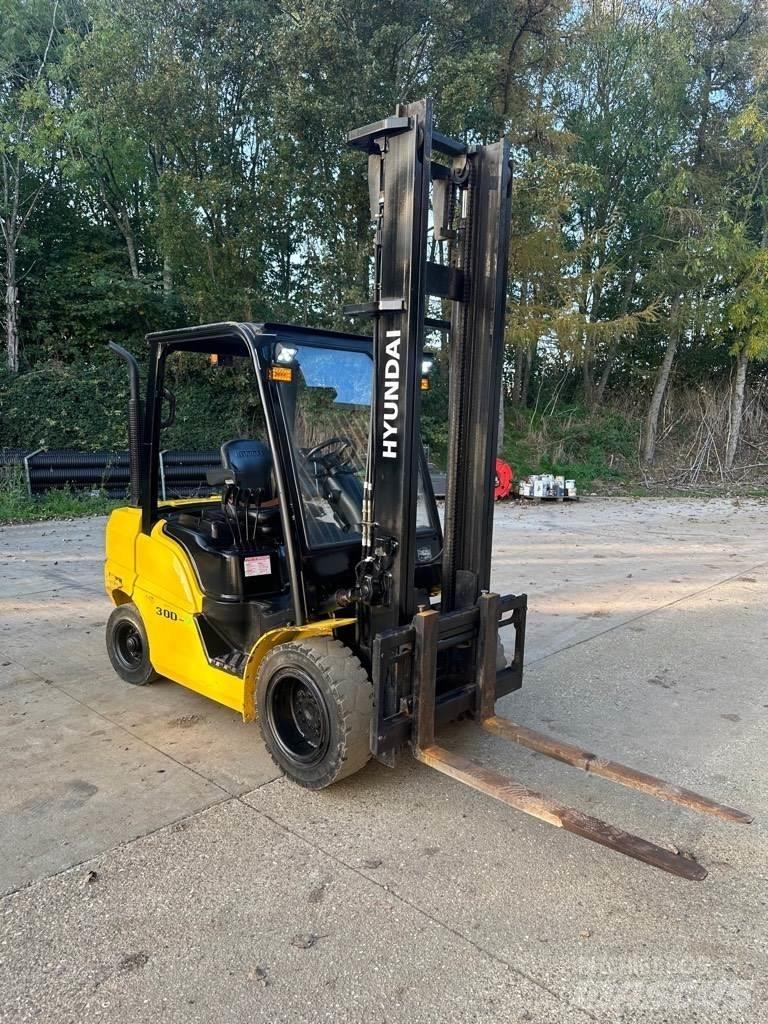 Hyundai 30 D-9 Dizel forkliftler
