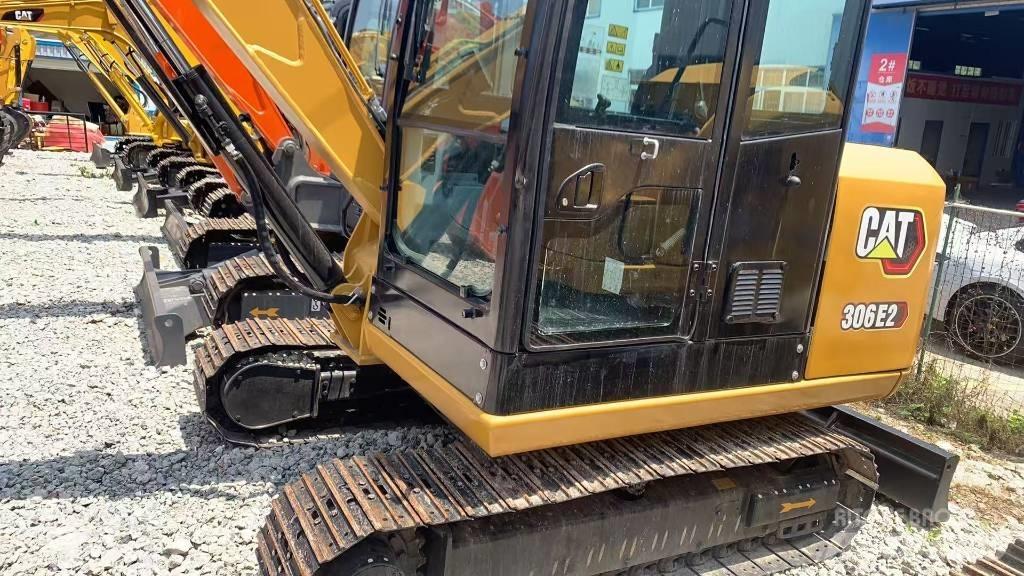 CAT 306E2 Paletli ekskavatörler