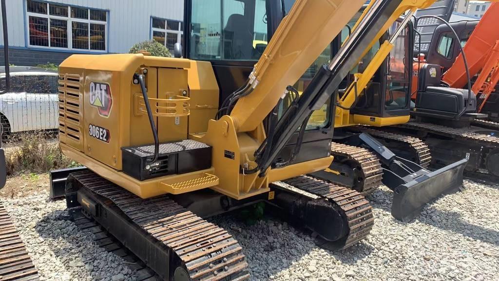 CAT 306E2 Paletli ekskavatörler