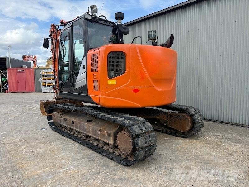 Hitachi ZX 135 US-5B Paletli ekskavatörler