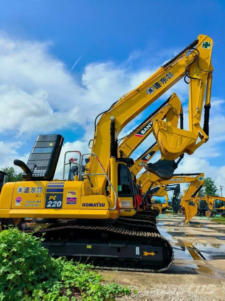 Komatsu PC 220-8 Paletli ekskavatörler