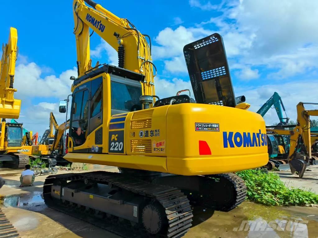 Komatsu PC 220-8 Paletli ekskavatörler