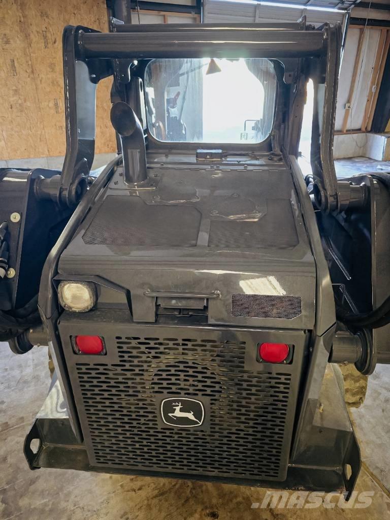 John Deere 325 G Skid steer loderler