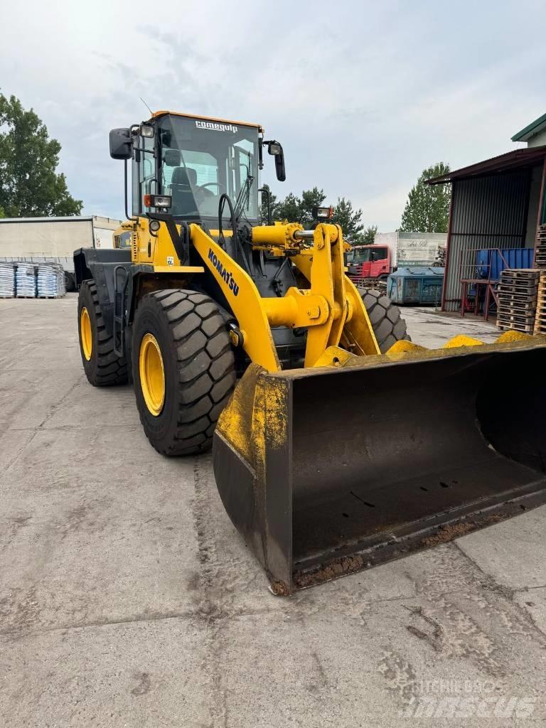 Komatsu WA250 Tekerlekli yükleyiciler